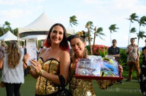 Maui door prize helpers