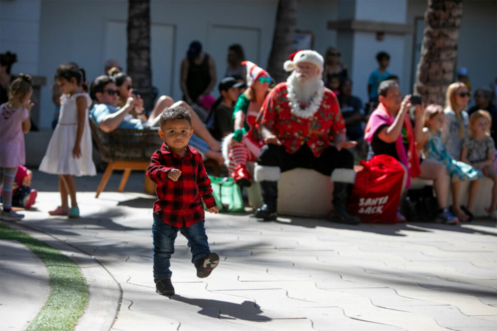 maui santa